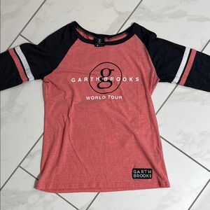 Garth Brooks World Tour baseball tee.  Peach and Black. Size large